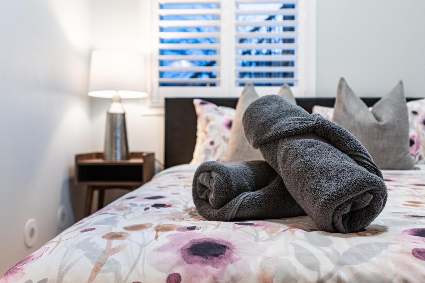4975 Southampton Drive Hotel มิสซิสซอกา ภายนอก รูปภาพ
